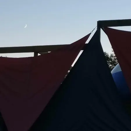 Une Navette Pour Les Etoiles 럭셔리텐트 Dompierre-sur-Charente